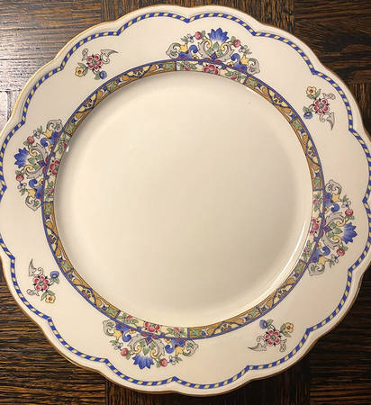 ROT266 (Scalloped) Luncheon Plate