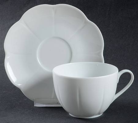 Nymphea White Flat Cup & Saucer Set