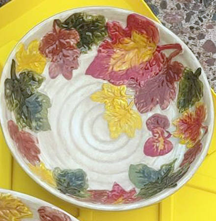 Turning Leaf Collection 8" Round Vegetable Bowl
