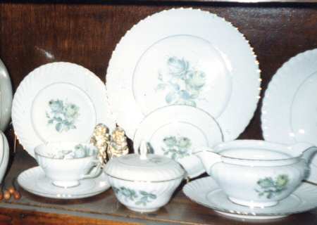 ROT276 Footed Cup & Saucer Set