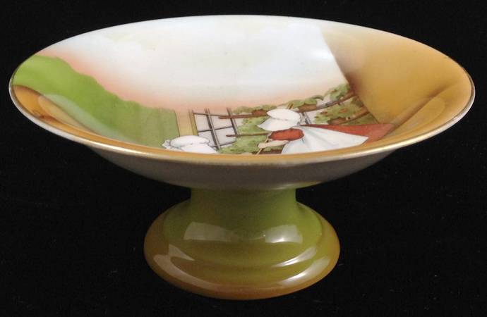 Sunbonnet Babies Footed Cake Plate
