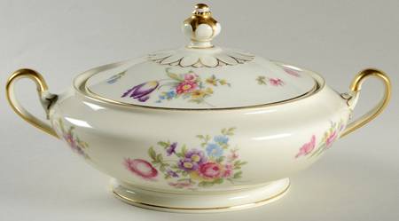 R1908 Round Covered Vegetable by Rosenthal - Continental