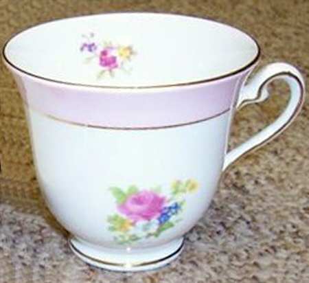 5007 Footed Cup