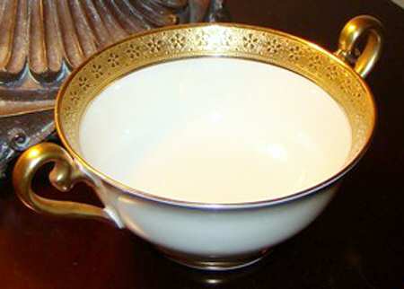 Bb1961b by Royal Doulton