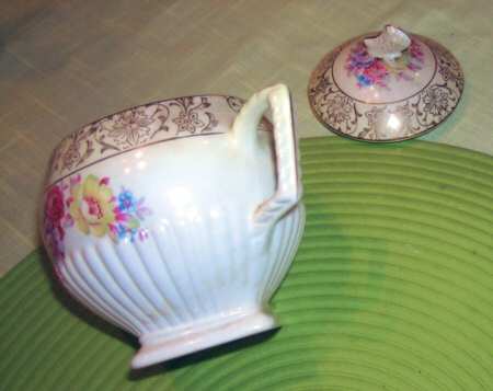 Simplicity Sugar Bowl & Lid