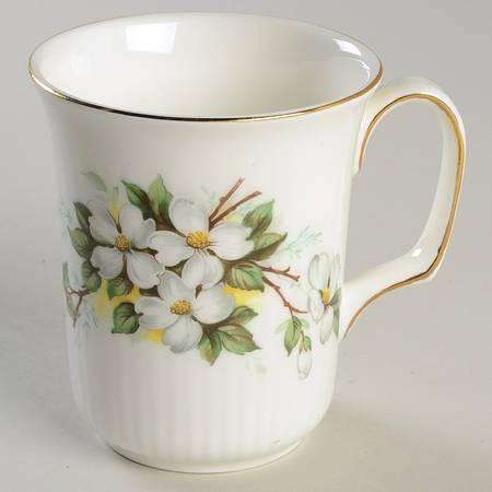 White Dogwood (Solid Gold Trim Mug