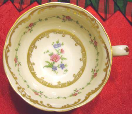 A274 Footed Cup
