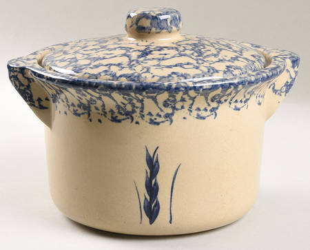Wheat 2 Qt Round Covered Casserole