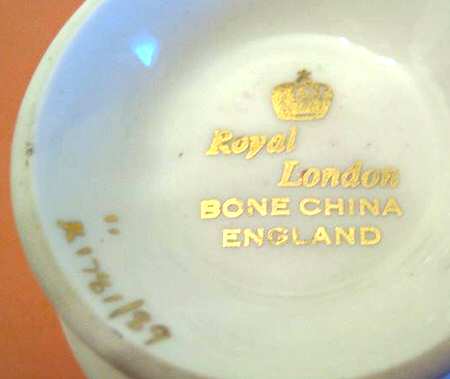 X1781-89 Footed Cup