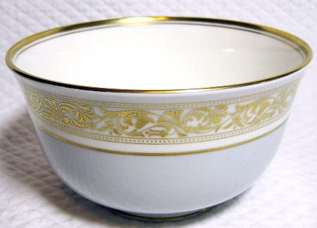 H4895 Footed Cup