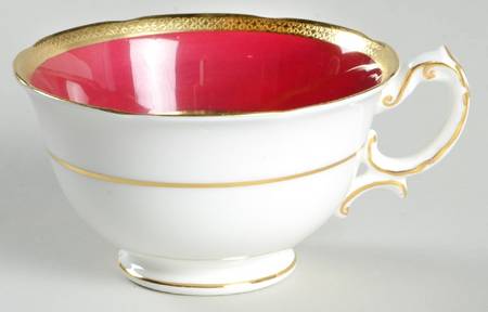 Yarborough Ivory and Burgundy (Scalloped) Footed Cup