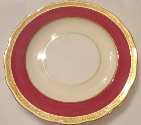 Yarborough Ivory and Burgundy (Scalloped) Dinner Plate