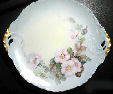 R2020 Handled Cake Plate