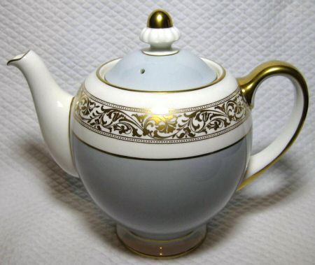 H4895 Teapot & Lid