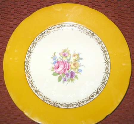 Roi74 Mustard by Royal Ivory (Czech, Germany)