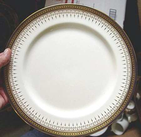 E7777 by Royal Doulton