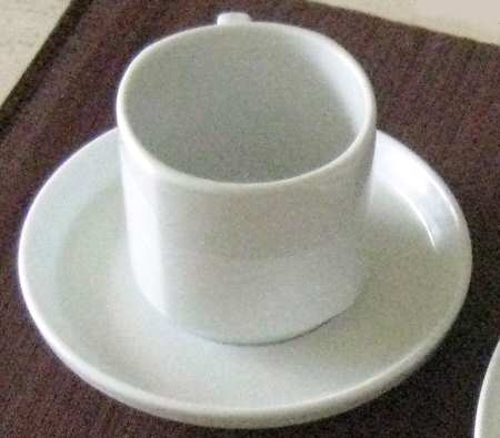 R1918 Footed Cup & Saucer Set