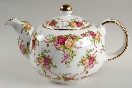 Old Country Roses (Classic Collection V) Teapot & Lid by Royal Albert