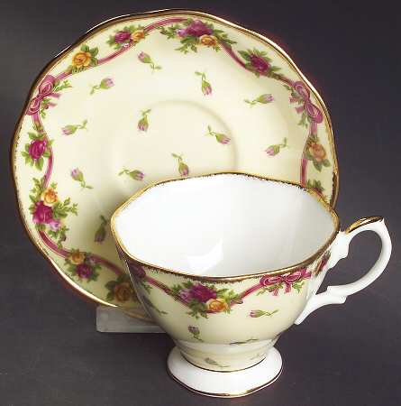 Old Country Roses (Yellow Rosebud) Footed Cup & Saucer Set