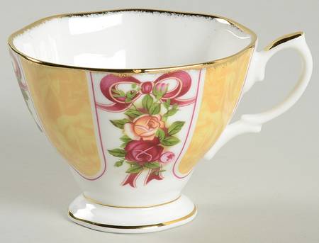 Old Country Roses (Gold Damask) Footed Cup