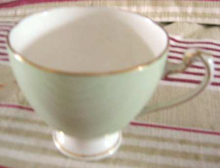 R851 Footed Cup