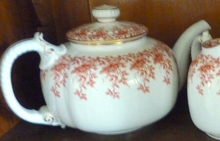 W3824 Teapot & Lid