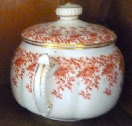 W3824 Sugar Bowl & Lid