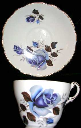 RE44 Footed Cup & Saucer Set
