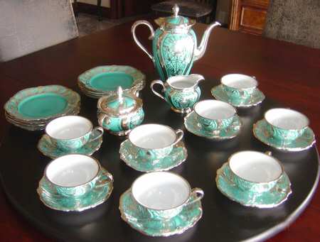 R2053 Footed Cup & Saucer Set