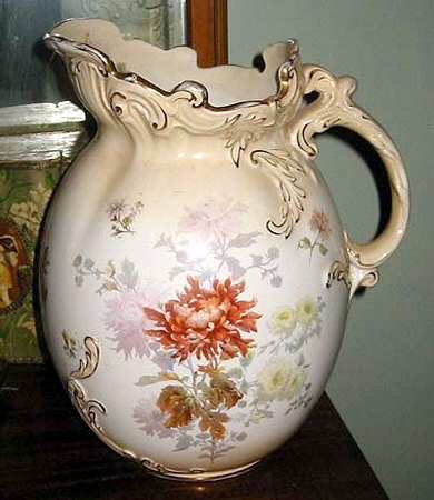 9676 by Royal Doulton