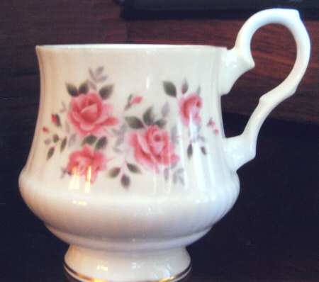 3252 Footed Cup
