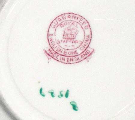 1527 Saucer