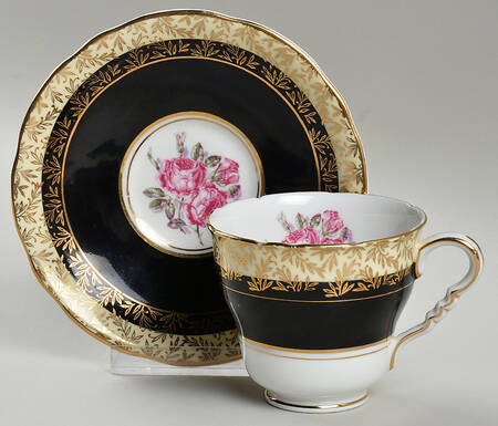 9226 Footed Cup & Saucer Set