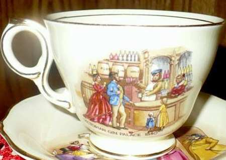 A589 Footed Cup