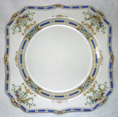 N2551 by Royal Doulton