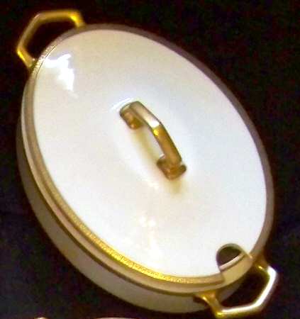 R2082 Tureen &  Lid