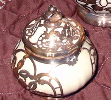 R1921 Sugar Bowl & Lid