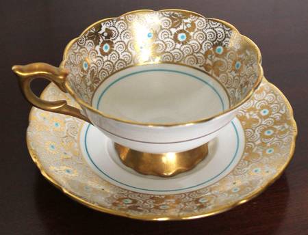8539 Footed Cup & Saucer Set