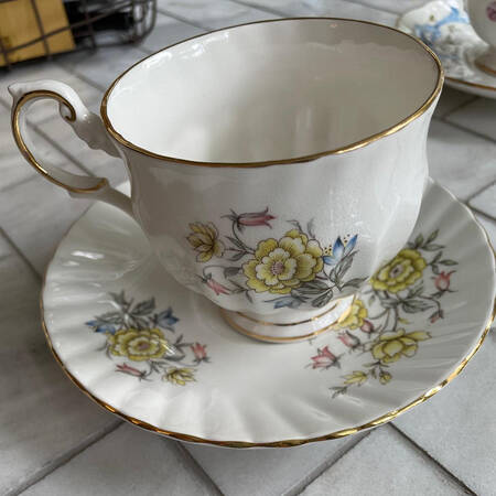 RIA82 Footed Cup & Saucer Set