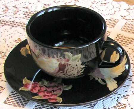 Homecoming Flat Cup & Saucer Set