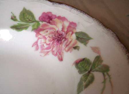R1275 (Iris Shape) Rim Soup Bowl