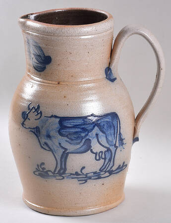 Cow 64 Oz Pitcher