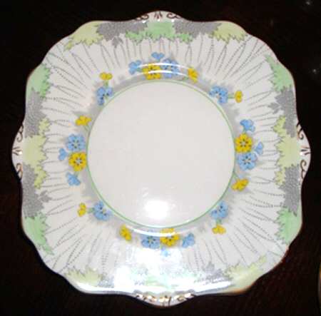 7418 Square Handled Cake Plate