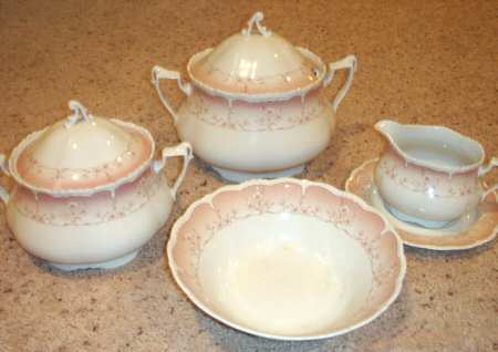 2882 Tureen &  Lid