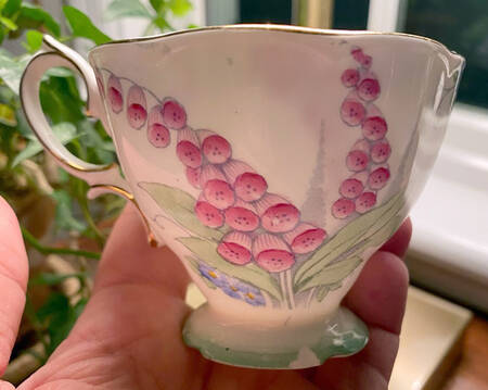 2185 Footed Cup
