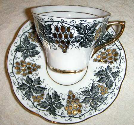 5422 Footed Cup & Saucer Set