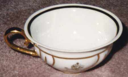 R2122 Footed Cup