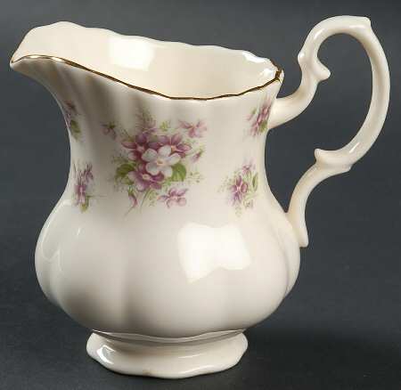 Sweet Violets (Cream Body) Mini Creamer
