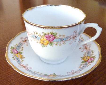 8323 Footed Cup & Saucer Set