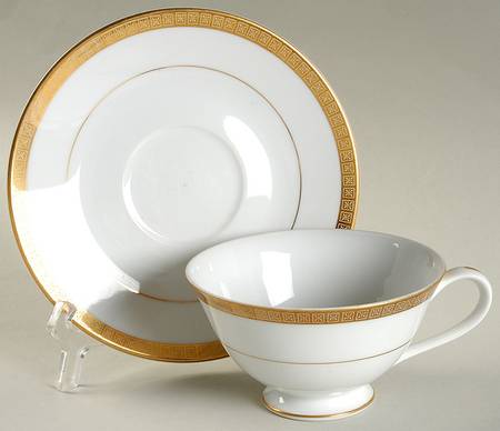 2303R Footed Cup & Saucer Set